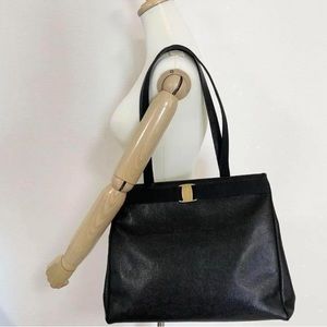 Used Salvatore ferragamo black shoulder bag/vara